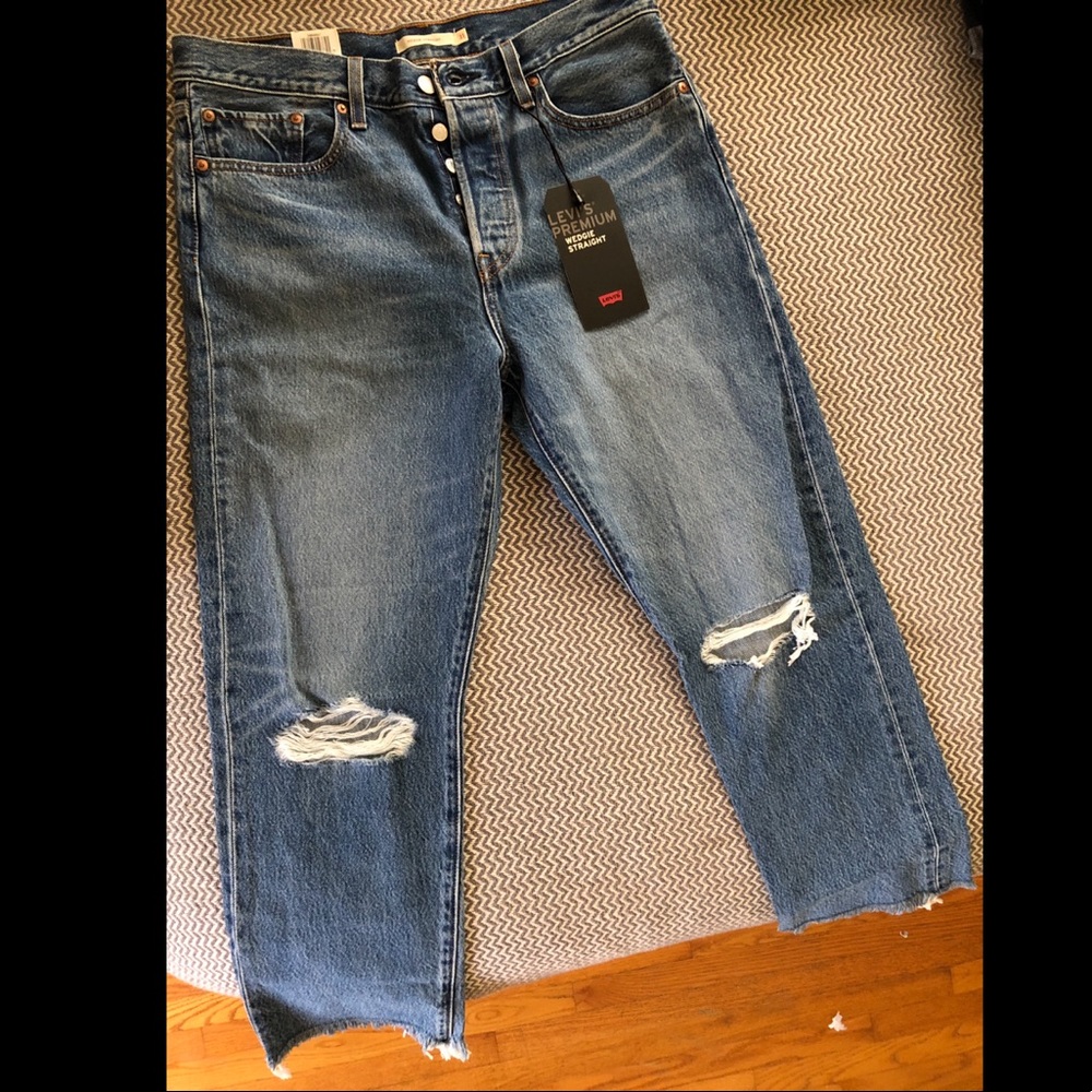 Women’s Levi’s jeans